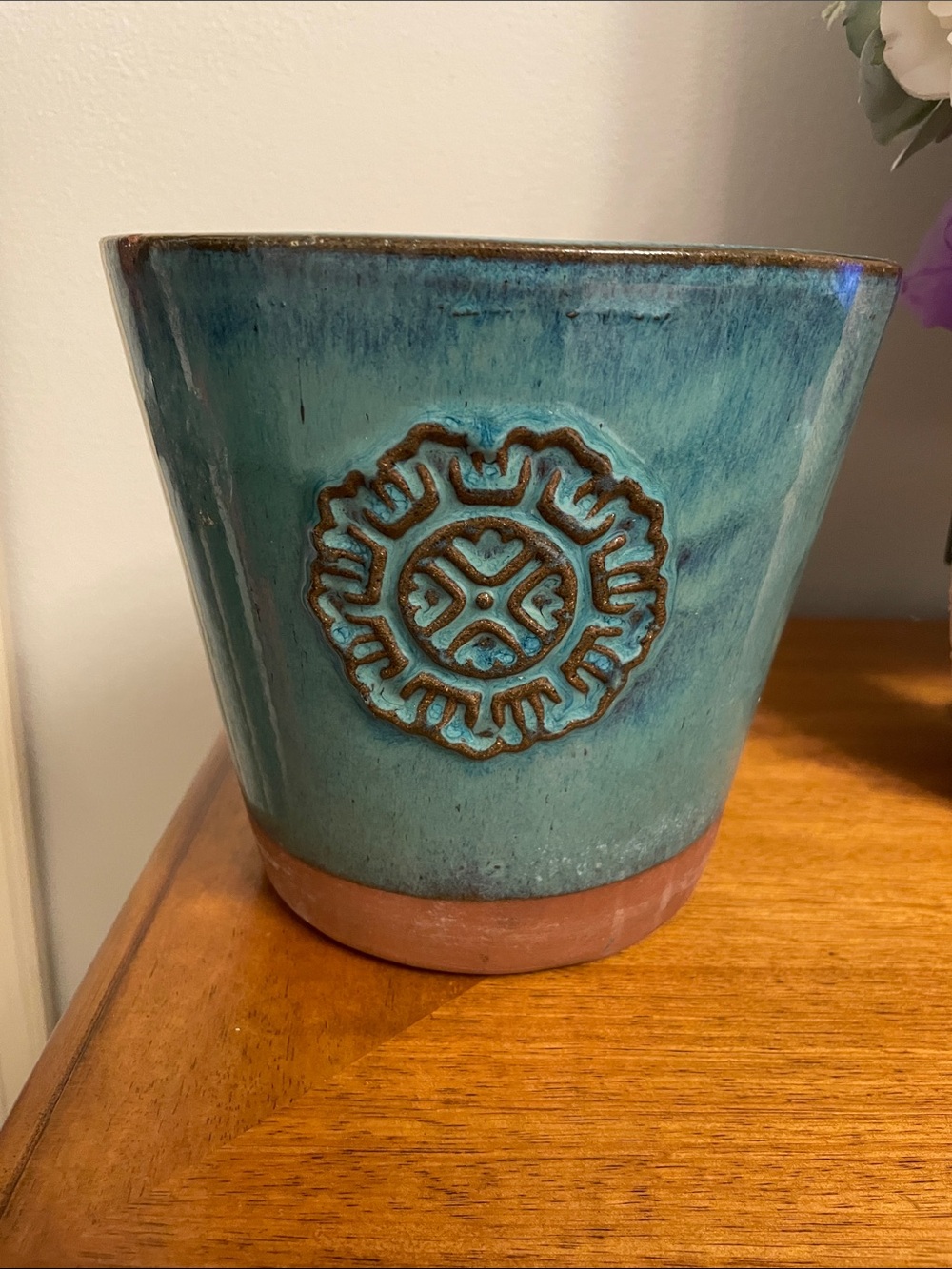 Terracotta Flower Pot Planter with Turquoise Color Glazed Two Sided Medallion